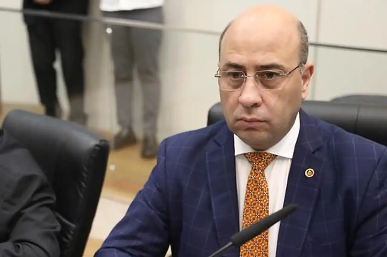 Deputado Oseias de Madureira Internado em Estado Grave Após Parada Cardíaca