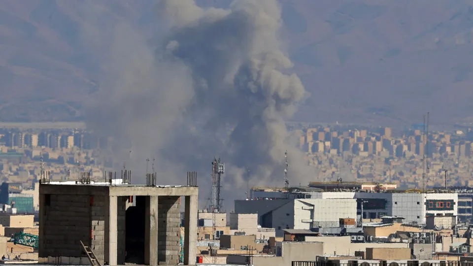 Israel Ignora Cessar-Fogo e Intensifica Ofensiva no Líbano: Quase 300 Mortos