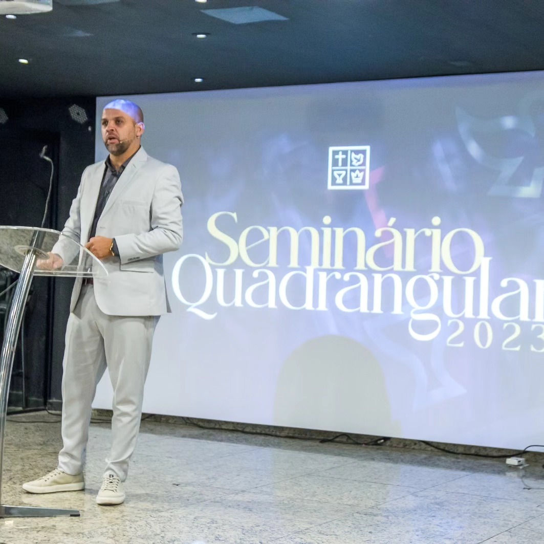 Pastor Leonardo Fernandes Anuncia Saída da Igreja Quadrangular para Novo Ministério