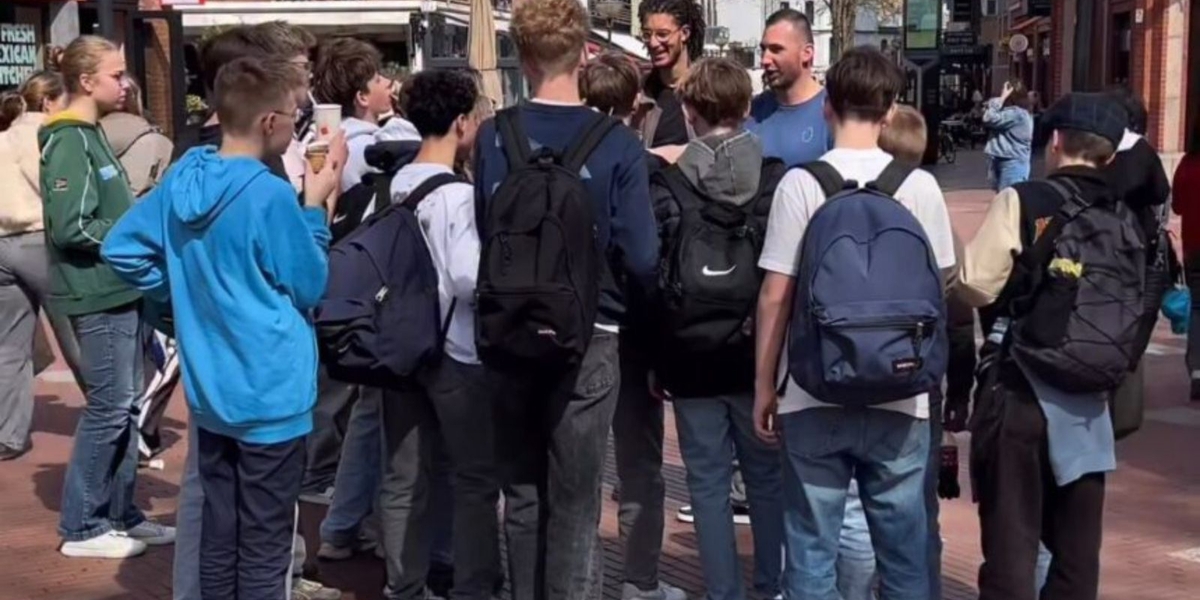 Milagres nas Ruas: Jovens Aceitam Jesus e Relatam Curativas na Holanda