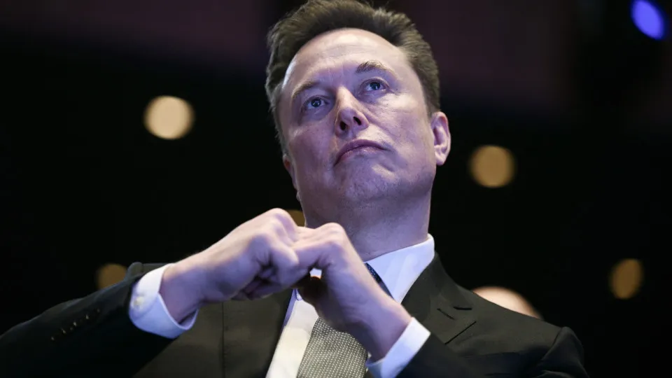 Elon Musk Chama Primeiro-Ministro Espanhol de 'Traidor' em Nova Crítica à Política Migratória