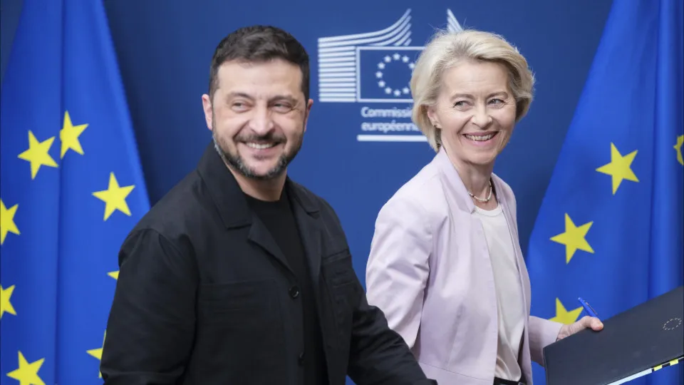 União Europeia Aprova Empréstimo Bilionário para Ucrânia e Novas Sanções à Rússia
