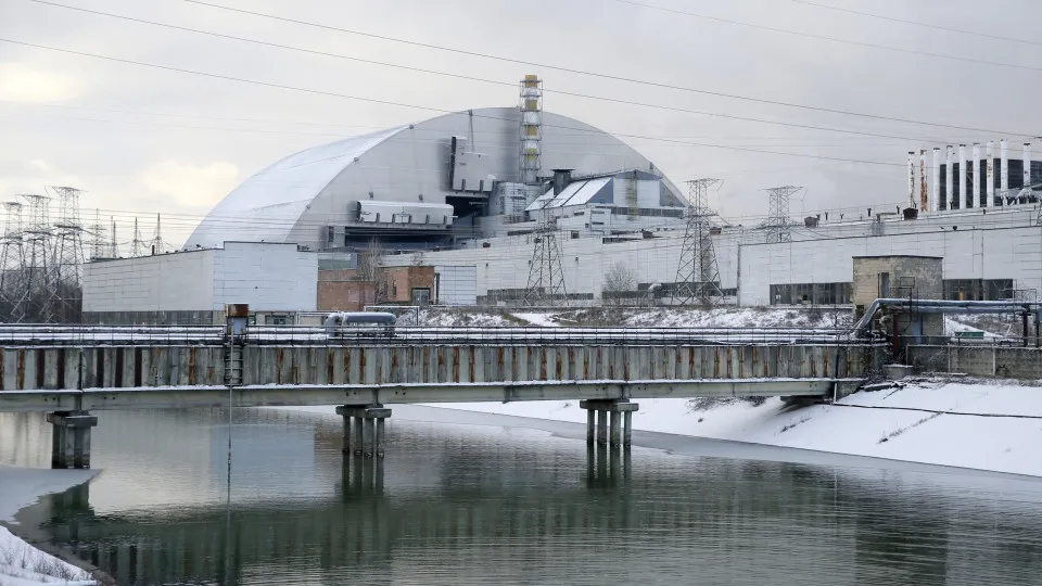 União Europeia Exige Fim dos Ataques Russos a Instalações Nucleares na Ucrânia