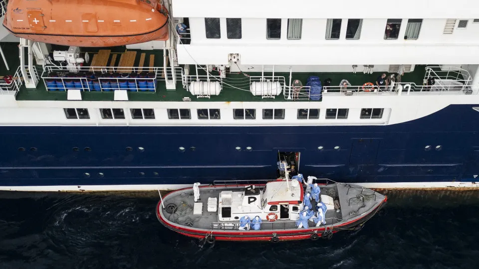 Tragédia a Bordo: Passageiros do MV Hondius Denunciam Falhas Após Morte e Surto de Doença
