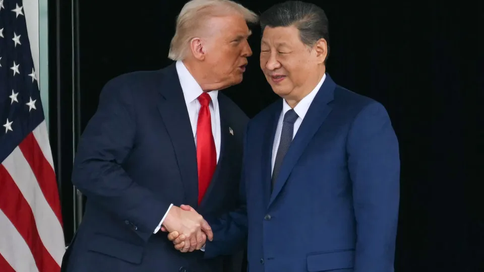Trump Retorna à China: Um Encontro de Consequências Históricas e Comerciais