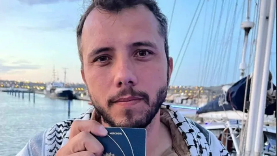 Ativistas da Flotilha Global Sumud: Libertação de Thiago Ávila e Saif Abu Keshek em Meio a Controvérsias