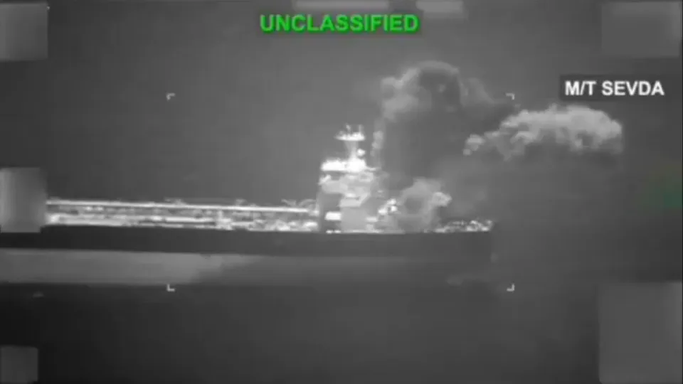 EUA Intensificam Ações Militares no Golfo: Dois Petroleiros Iranianos Alvos de Ataque