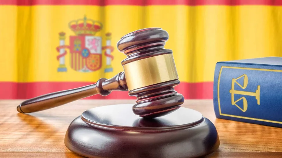 Justiça Espanhola Condena Homem a Quatro Anos por Abuso Sexual em Ávila