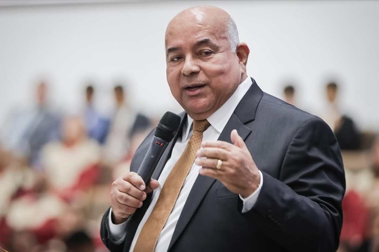 Pastor Ailton Alves Exorta Homens a Retomarem o Papel de Provedores em Culto de Doutrina