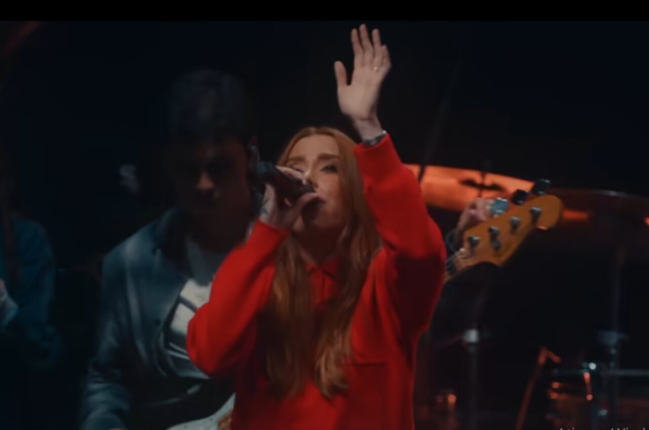Julliany Souza Lança Hit que Revoluciona a Música Gospel em 2026