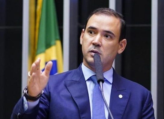 Deputado Vicentinho Jr. Anuncia Voto Favorável à PEC que Elimina a Jornada 6×1