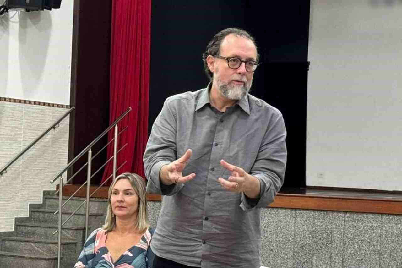 Carlos Bezerra Jr. Denuncia Instrumentalização da Fé na Política Brasileira