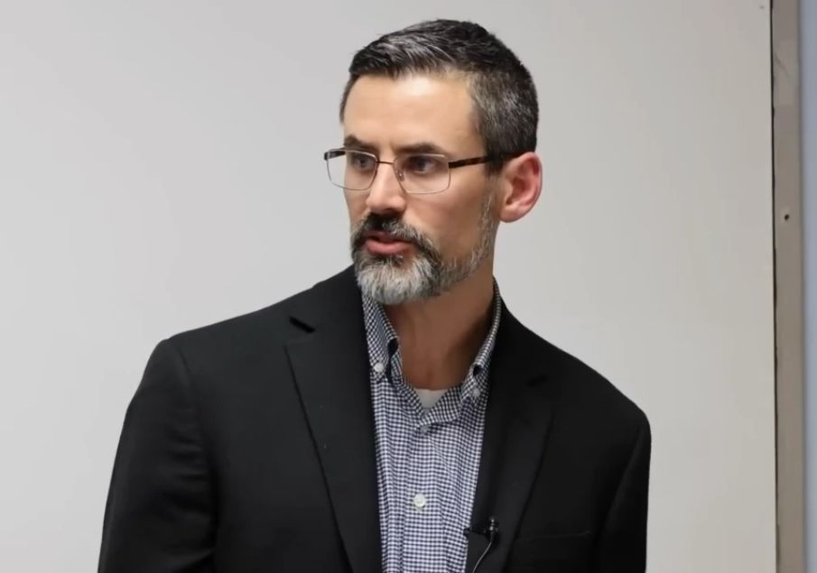 Controvérsia nas Redes Sociais Leva à Suspensão de Pastor Presbiteriano nos EUA