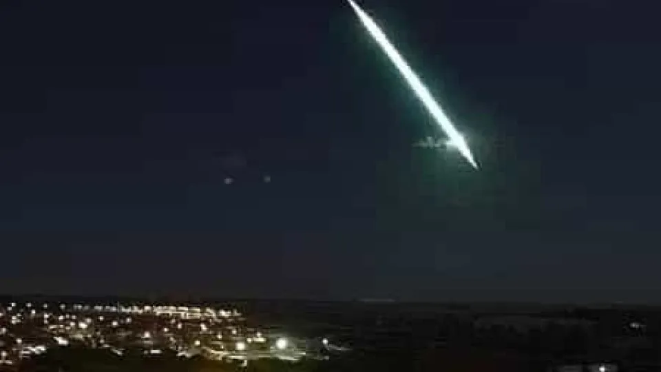 Meteoro Explode Sobre os EUA: Um Fenômeno Celestial Impressionante