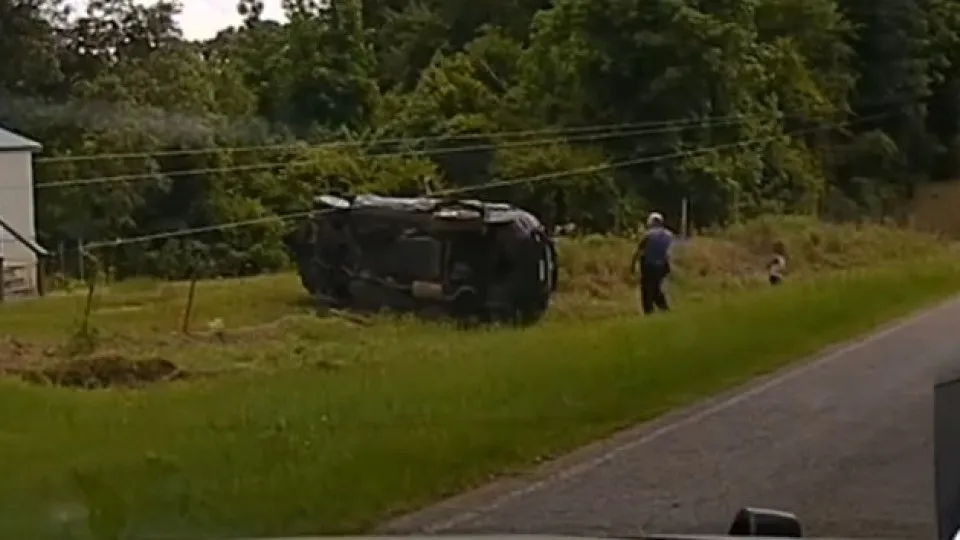 Perseguição Policial em Arkansas Termina em Acidente: Bebê Arremessada do Veículo