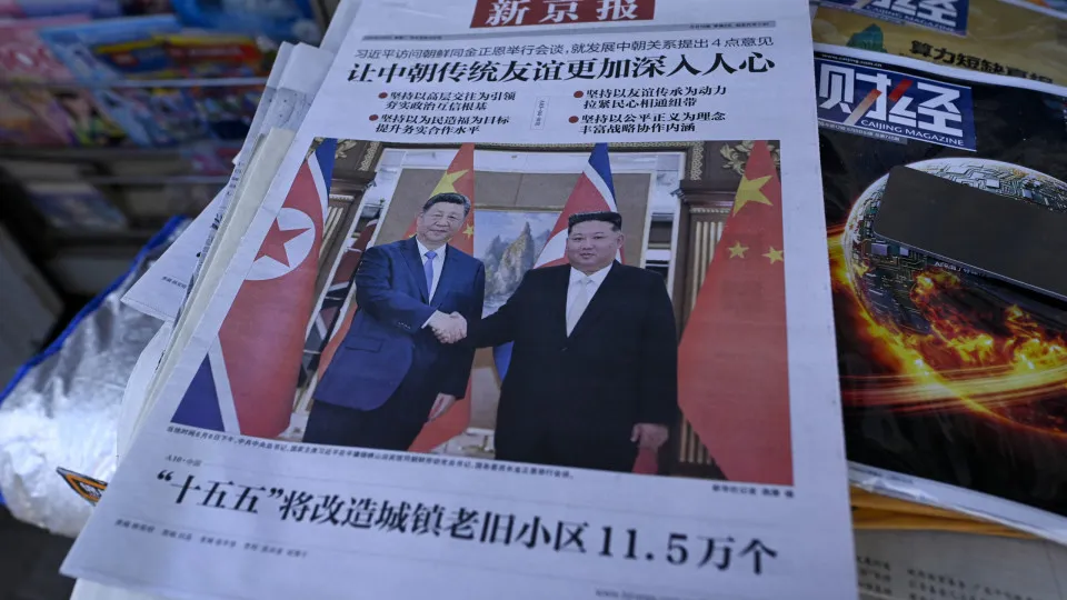 Xi Jinping Reforça Aliança com Kim Jong-un em Visita Histórica à Coreia do Norte