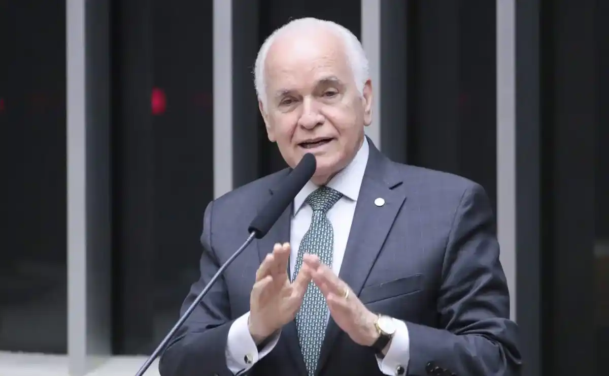 Pastores de SP Recebem Salários Elevados em Gabinete de Deputado Federal