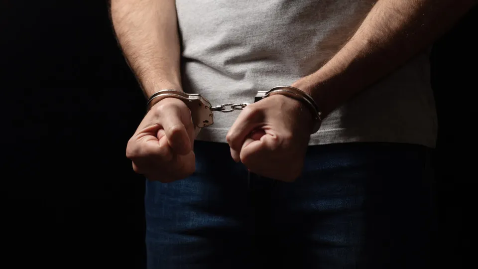 Tragédia em Valência: Pai em Fúria Mata Terapeuta da Fala ao Suspeitar de Abuso Sexual do Filho