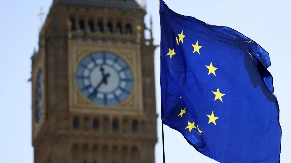 Reino Unido Busca Novos Caminhos com a UE: Desafios e Oportunidades Após o Brexit