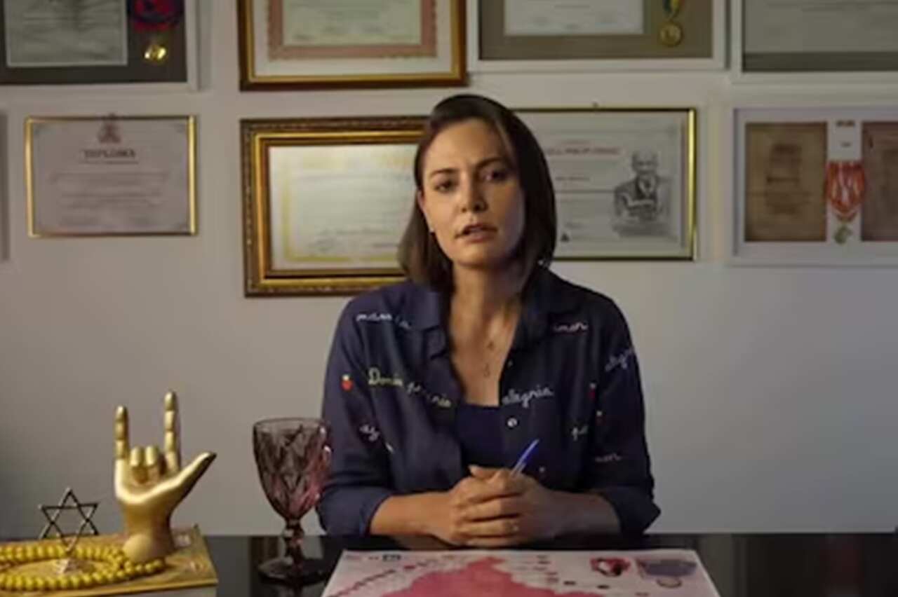Crise Familiar e Política: Michelle Bolsonaro Denuncia Humilhação por Flávio Bolsonaro