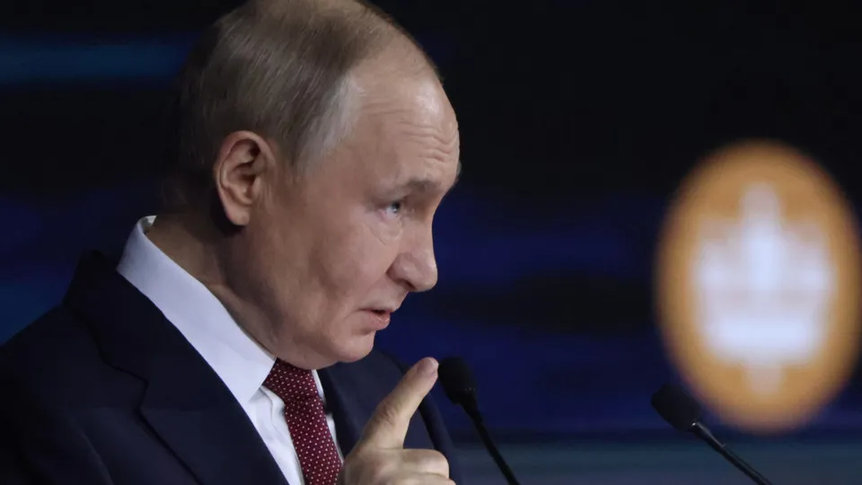 Putin Reconhece Impacto dos Ataques Ucranianos e Intensifica Medidas de Segurança