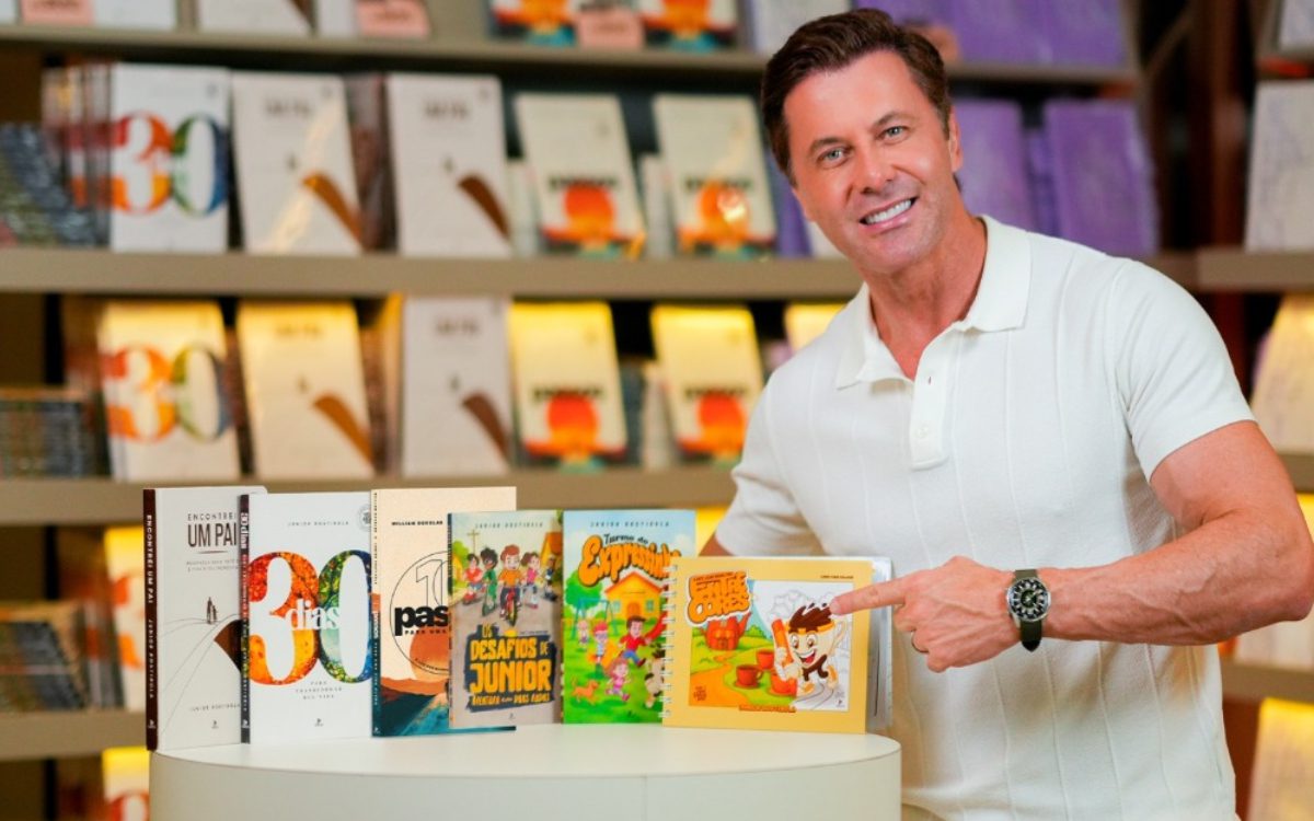 Café com Deus Pai Lança Desafio de Doação de Livros e Promove Solidariedade