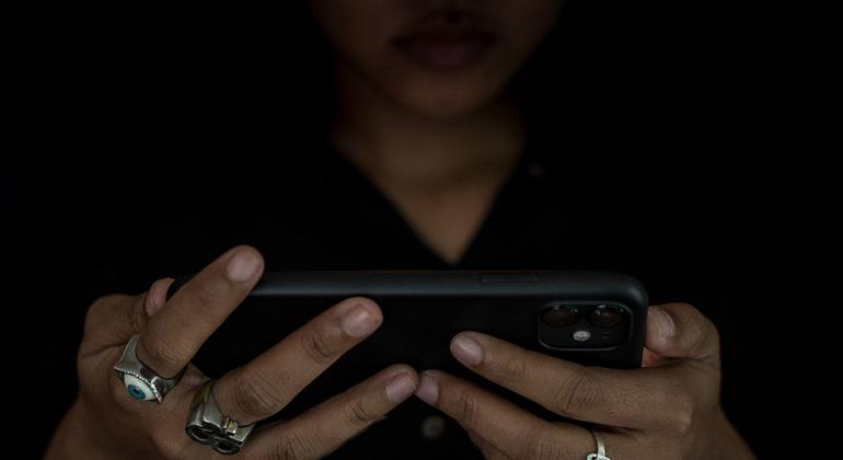A Luta Contra a Desinformação: Vacinas em Foco nas Redes Sociais