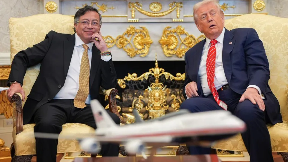 Gustavo Petro Convida Trump a Reconsiderar Sanções em Teleconferência Decisiva