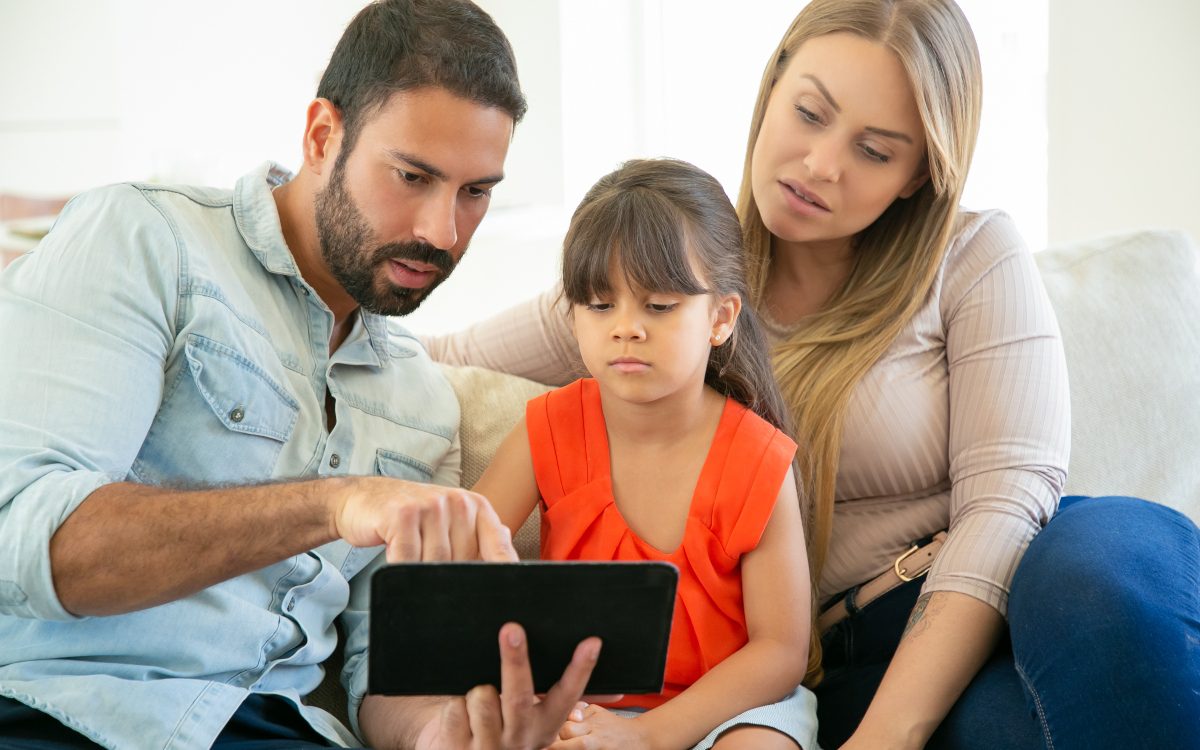 Como Abordar Temas Difíceis com Crianças: Um Guia para Pais e Educadores