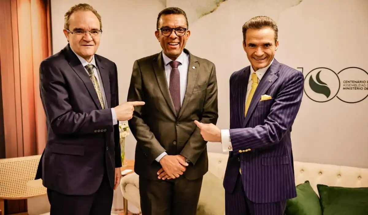 Assembleia de Deus Madureira: Bispos Apoiam Reeleição de Otoni de Paula em Contexto Político Nacional