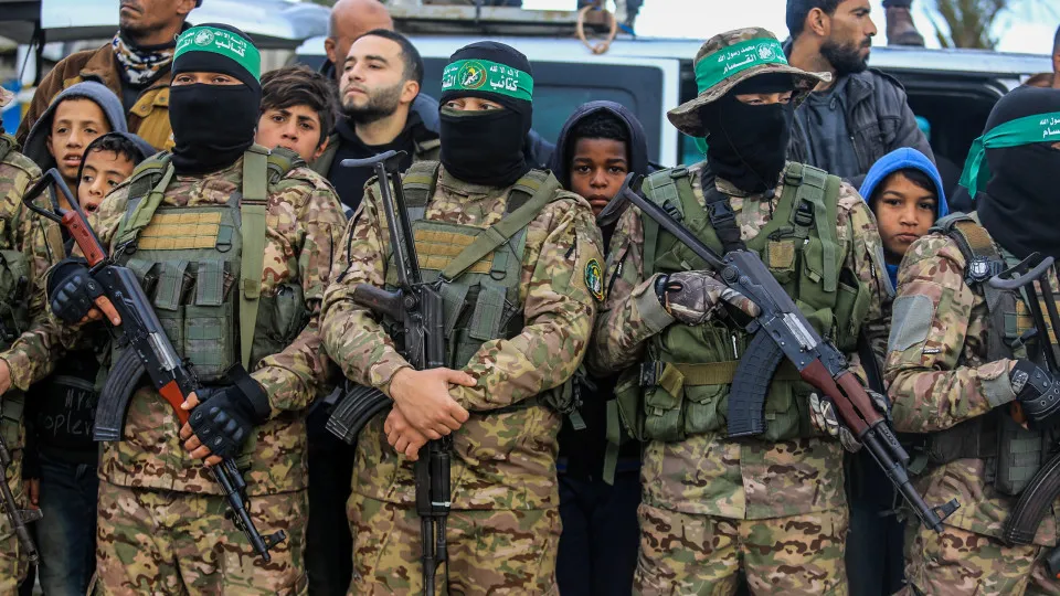 Hamas Dissolve Governo em Gaza: Um Novo Capítulo na Política da Região