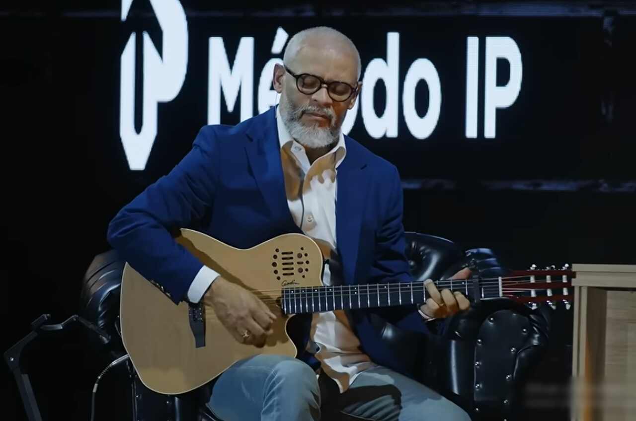 Antônio Cirilo Revela os Bastidores do Hino 'Poderoso Deus' em Entrevista Impactante