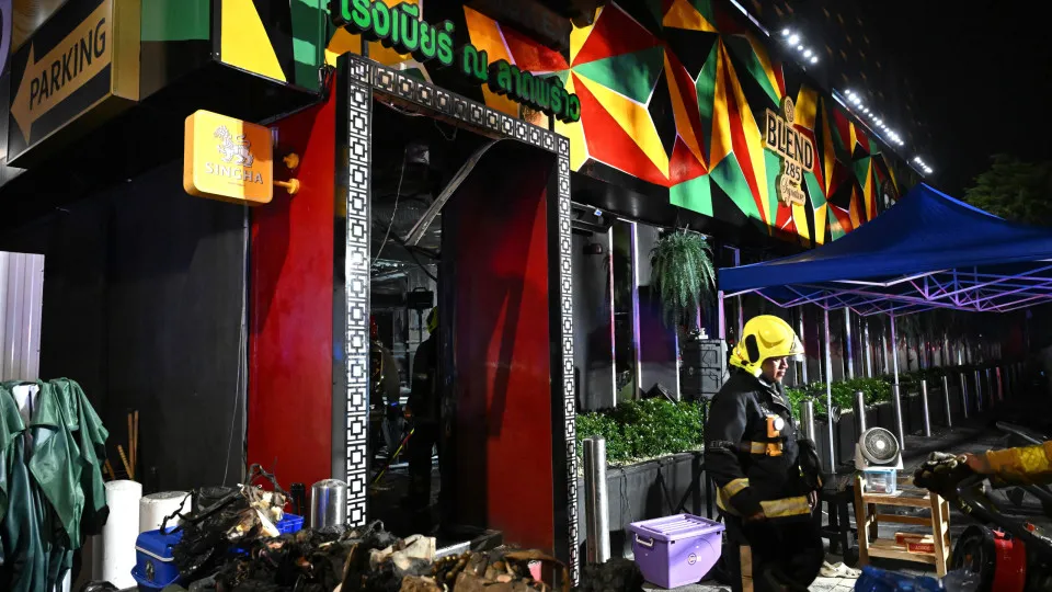 Tragédia em Bangkok: Incêndio em Pub Deixa 27 Mortos e 63 Feridos