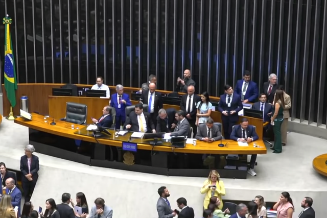 Manifesto Histórico Contra o Antissemitismo é Apresentado no Senado Brasileiro