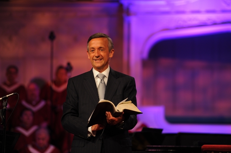 Robert Jeffress Alcança 1 Milhão de Inscritos no YouTube: Uma Nova Era na Evangelização Digital
