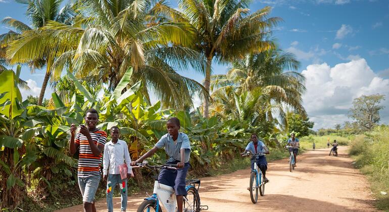 Educação sobre Rodas: Projeto de Bicicletas Transforma a Vida de Crianças em Moçambique