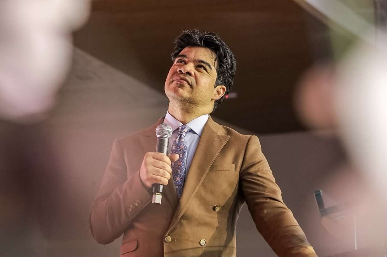 Controvérsia no Mundo Gospel: Pastor Denuncia Samuel Mariano por Cancelamento de Evento na Bahia