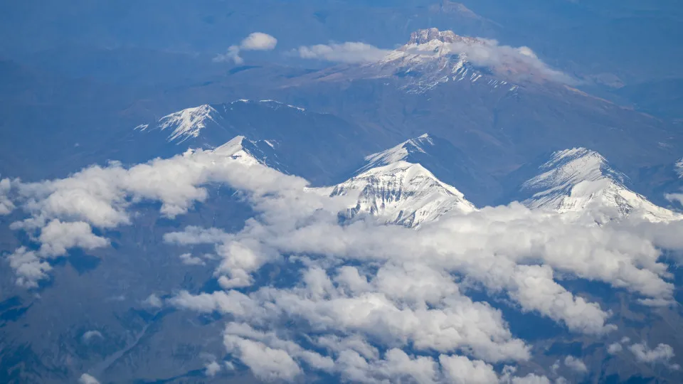 Tragédia no Monte Elbrus: Tempestade Ceifa Vidas de Alpinistas