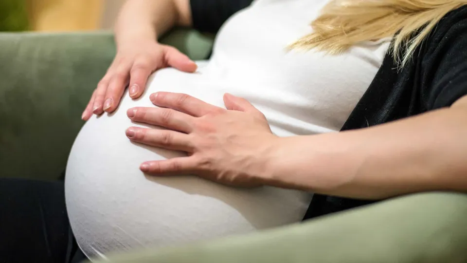 Espanha Investiga Rede de Barriga de Aluguel Envolvendo Brasileiras