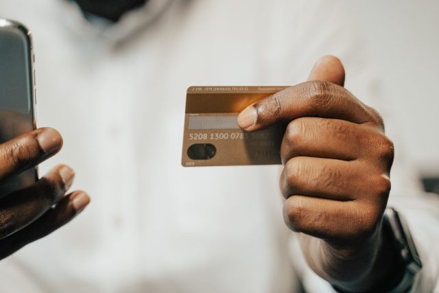 A Revolução Digital: Bancos Virtuais e o Acesso da Terceira Idade