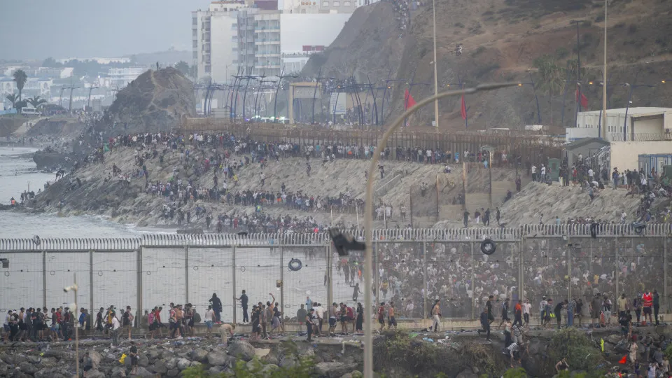 Tragédia na Fronteira: 19 Migrantes Mortos em Ceuta e Crise Humanitária Aumenta