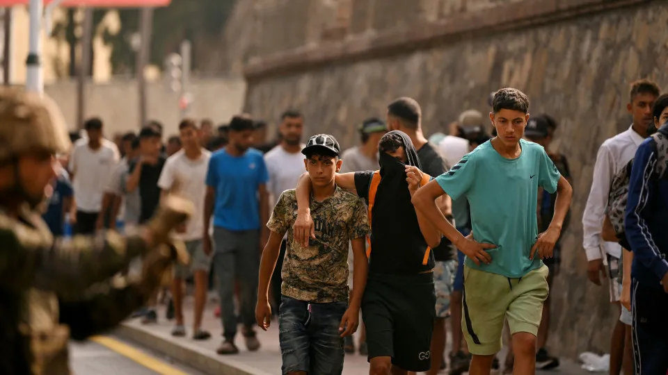 Crisis Humanitária: Retorno em Massa de Migrantes a Marrocos a Partir de Ceuta