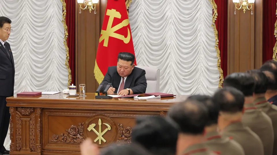 Coreia do Norte e Rússia: Uma Aliança Estratégica em Tempos de Conflito