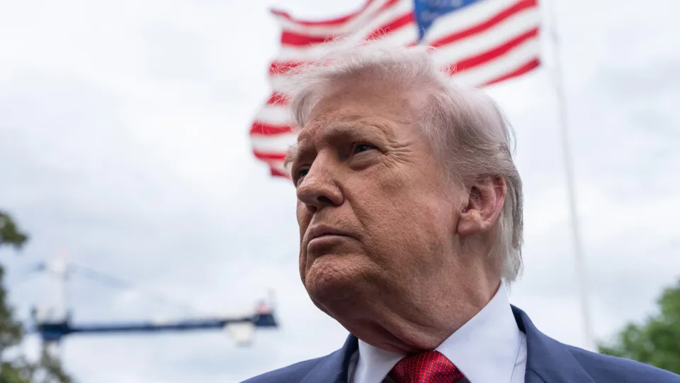 Tensão no Estreito de Hormuz: Trump Anuncia Remoção de Minas e Ameaça ao Irã