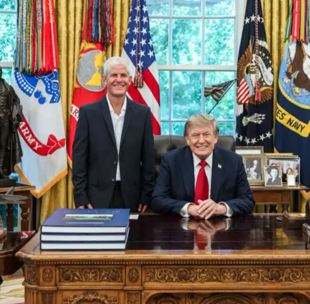 Piloto Missionário Libertado Agradece a Deus e à Oração dos Cristãos em Encontro Histórico com Trump