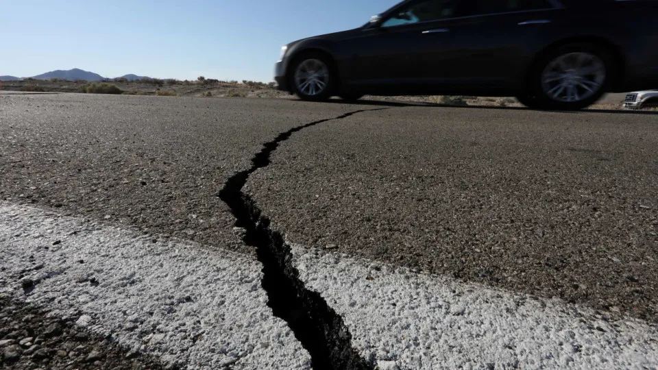 Terremoto de 5,9 Agita o Japão e Deixa Feridos, Mas Sem Ameaça de Tsunami