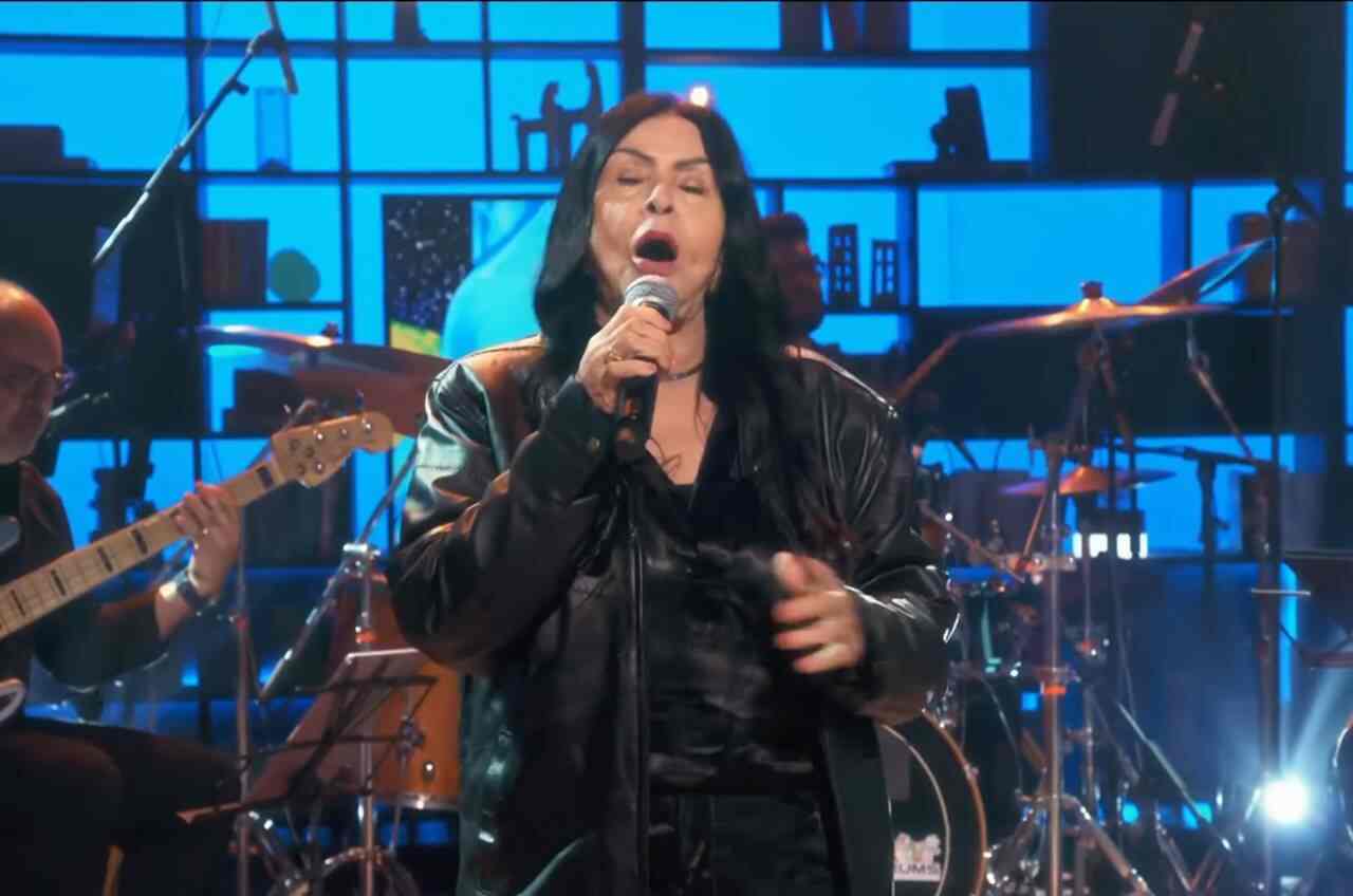 Shirley Carvalhaes: A Rainha da Música Gospel e Seu Legado Inigualável