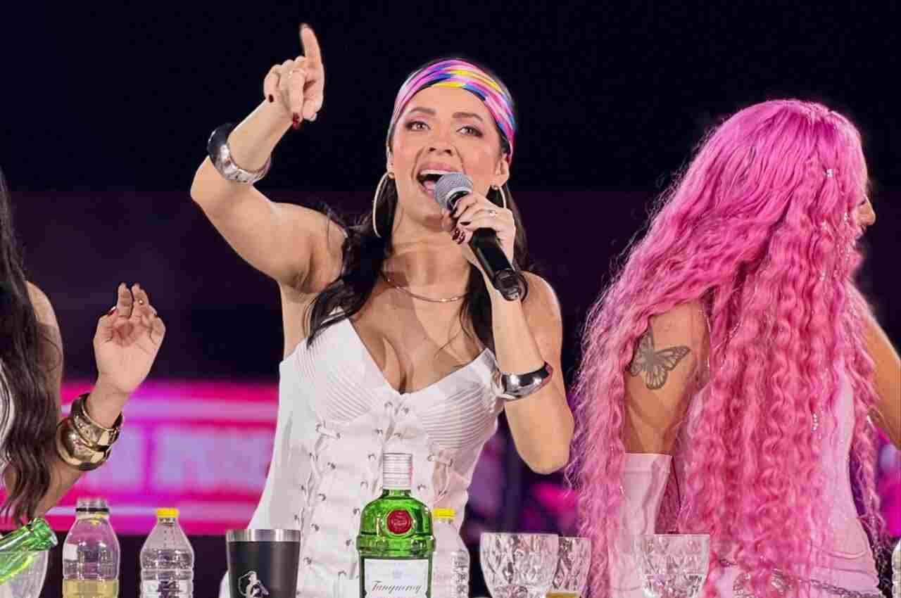 Carina Lins: A Volta da Princesa do Brega ao Palco e à Fé