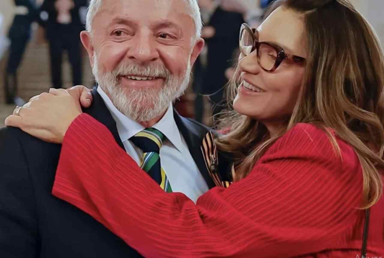 Janja da Silva Chama Lula de 'Ungido de Deus' em Ato Eleitoral, Gerando Polêmica na Comunidade Evangélica